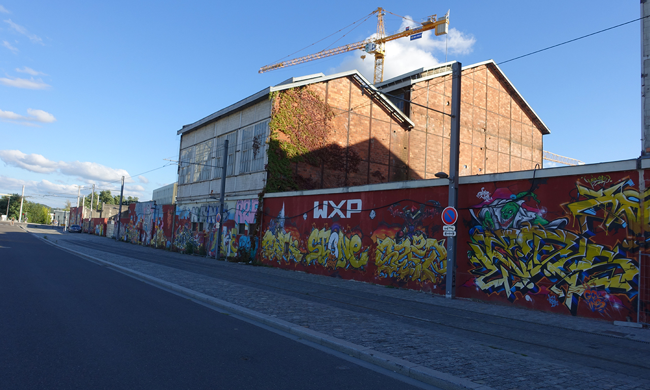 mur de graff derrière Cdiscount à Bordeaux