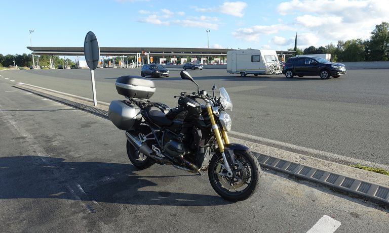 prendre l'autoroute à moto