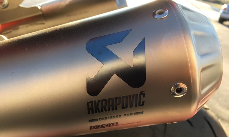 Echappement Akra sur la 939 Ducati Supersport