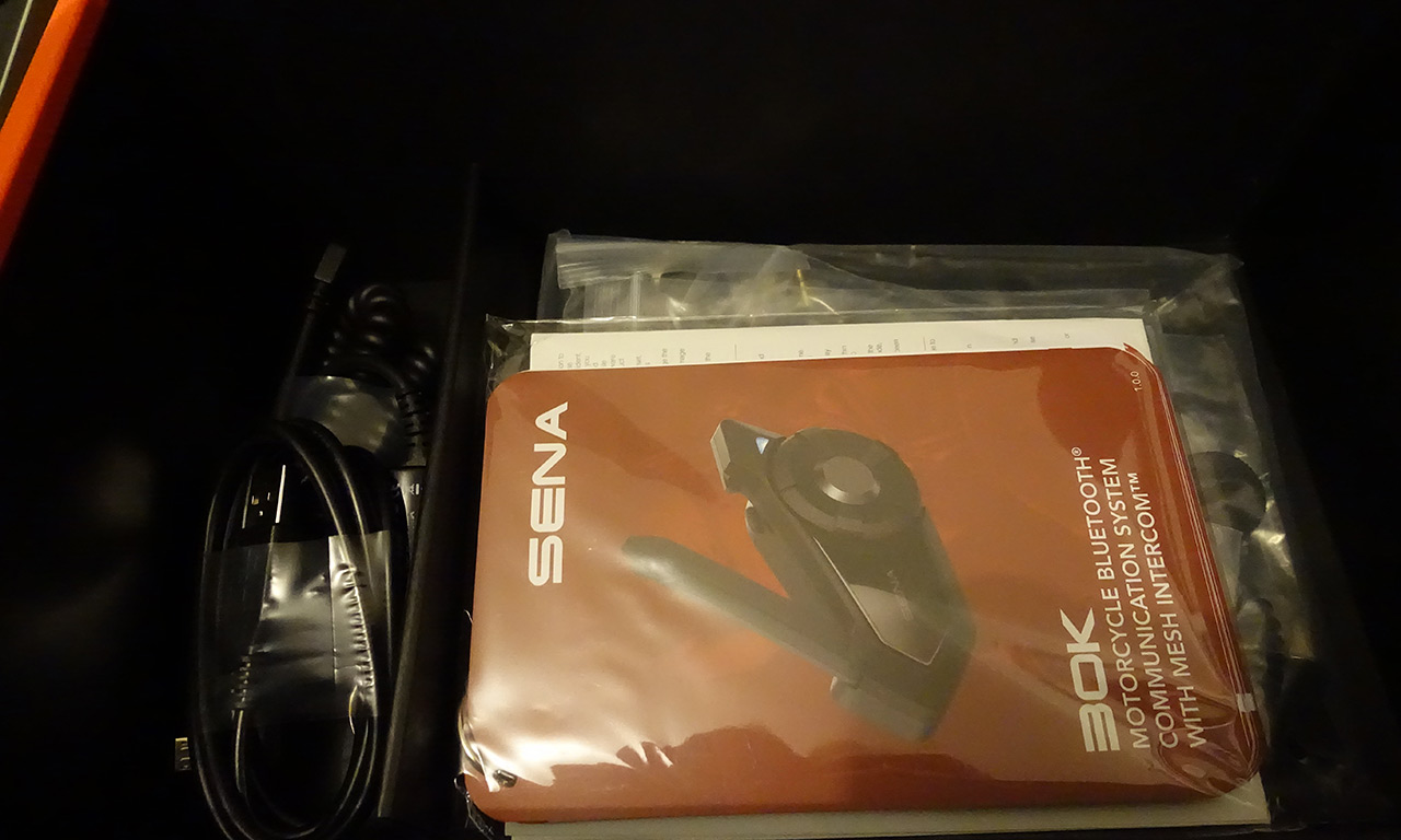 contenu de la boîte 30K : les accessoires