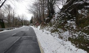 il neige en hiver en France, dans les montagnes sud