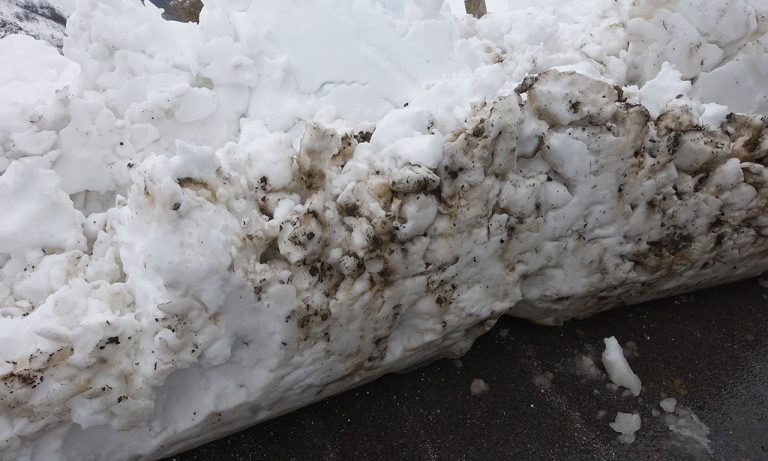 hauteur de neige dans les montagnes Basques