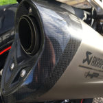 Akrapovic S1000R est ridicule