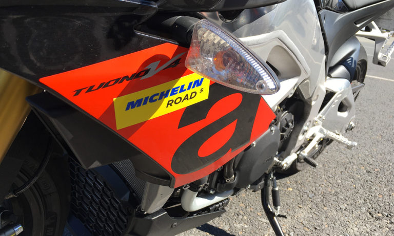 Road5 et Aprilia