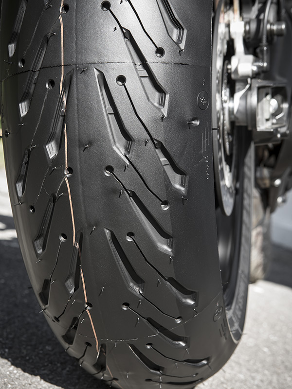 Dessin sportif du Road5, dans la lignée du Power RS