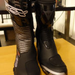 glisser le pantalon dans la botte : avantage TCX