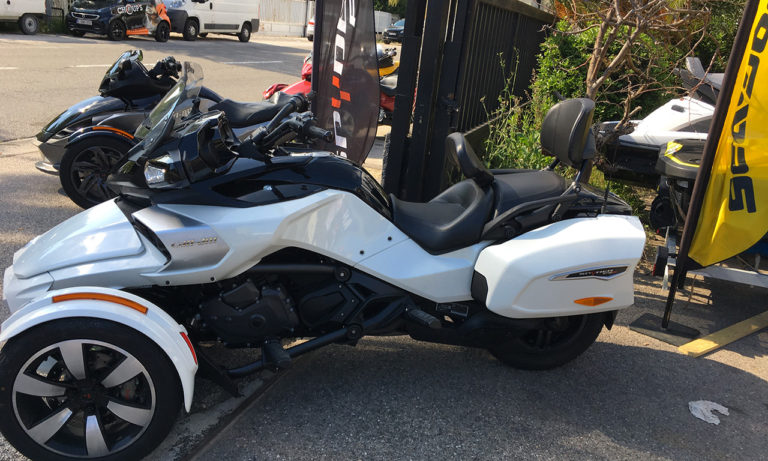 Essai du Spyder Can Am blanc 2018