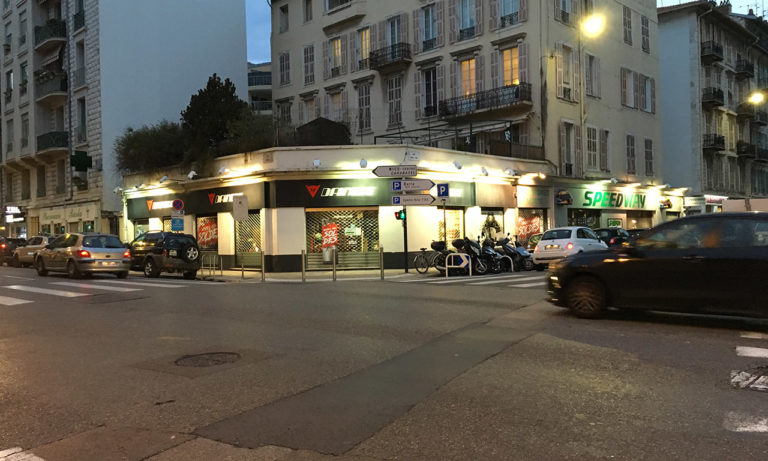 Boutique Dainese près d'iCasque