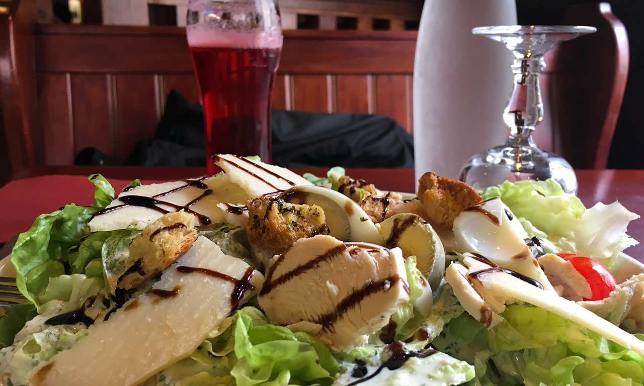 Une bonne salade à Mende pour le motard