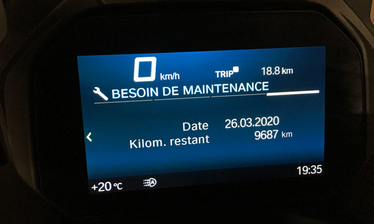 information au tableau de bord du C400GT BMW (4)