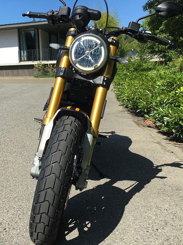 Feu diurne à LED sur le Scrambler 1100