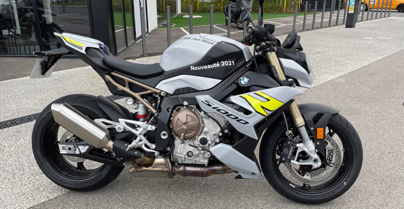 BMW S1000R 2021 : la RR décapotable
