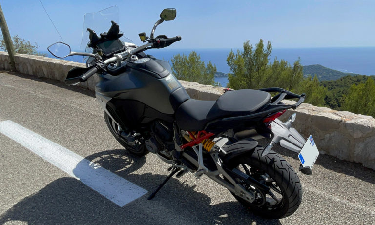 Ducati Nice : Multistrada V4S sur la moyenne Corniche