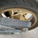 jante arrière du TMax dans sa couleur or