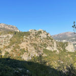 Vue vers Gourdon depuis les sinueuses et hauteur de Grasse