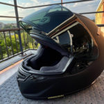 XSpirit3 : look avec la visière fumée, relevée