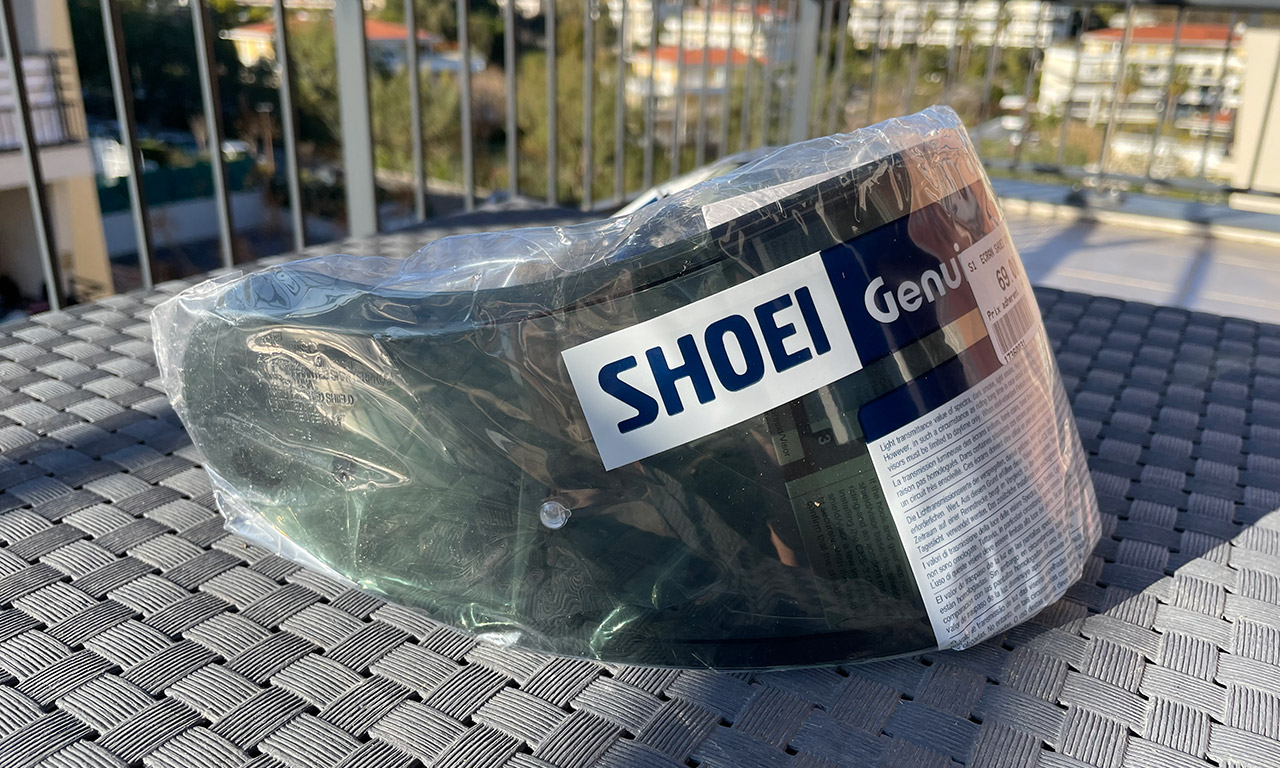 visière fumée foncée sur le Neotec2 de chez Shoei