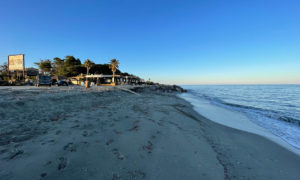 Restaurant le Bounty, vue depuis la plage à Aléria