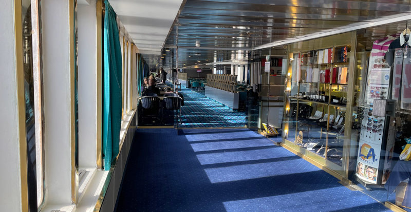 dans le bateau Corsica Ferries, Duty Free