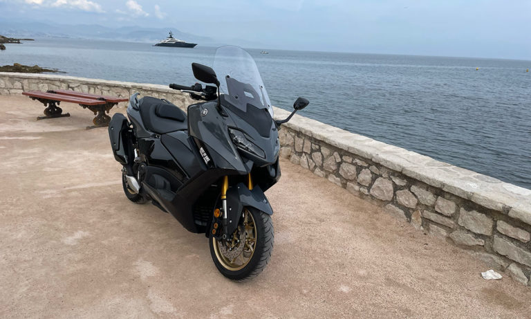 Nouvelle face avant du TMAX