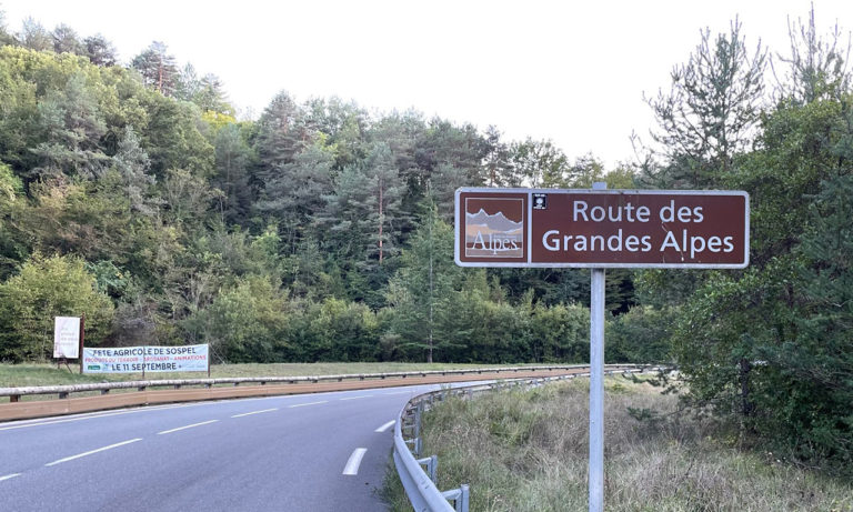 La route des Grandes Alpes en TMAX, le pied !