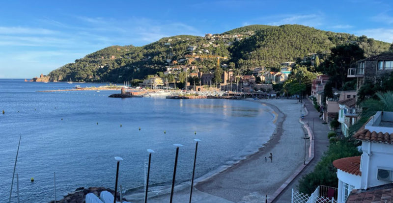 Bord de mer sur la côte d'Azur