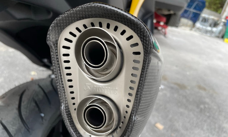 Akrapovic TMAX