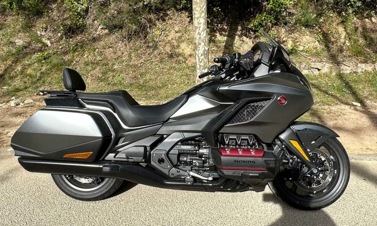 Gold Wing Bagger DCT