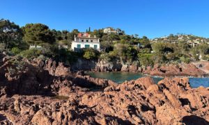 Habiter au coeur du Massif de l'Estérel dans le Var