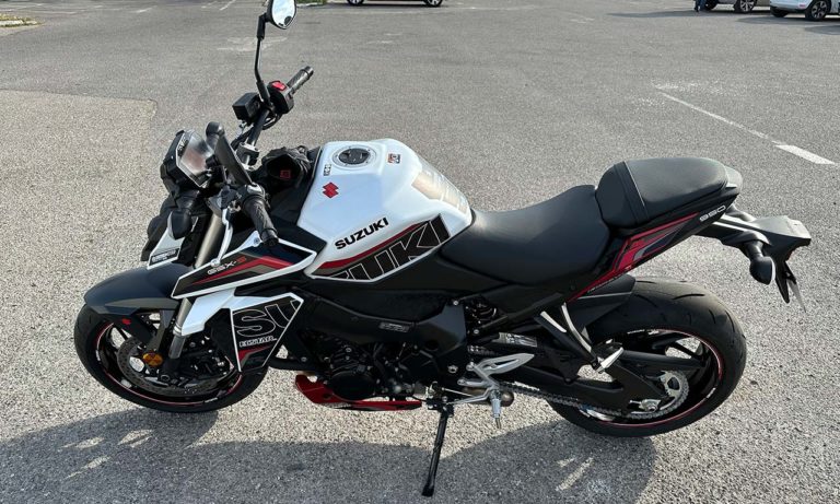 GSXS 950 avec support de plaque