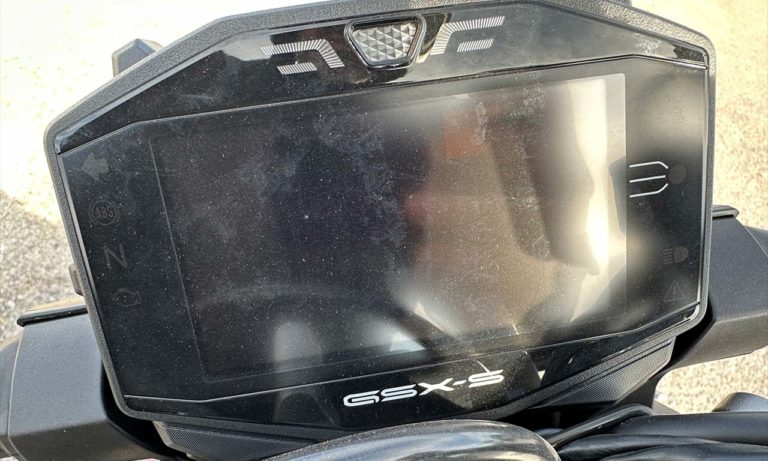 Tableau de bord du GSX S 950