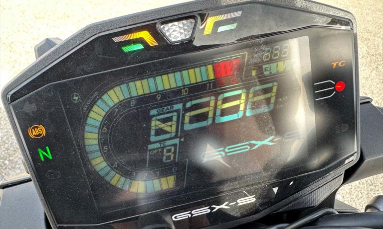 mise en route du compte de la moto à la mise en contact