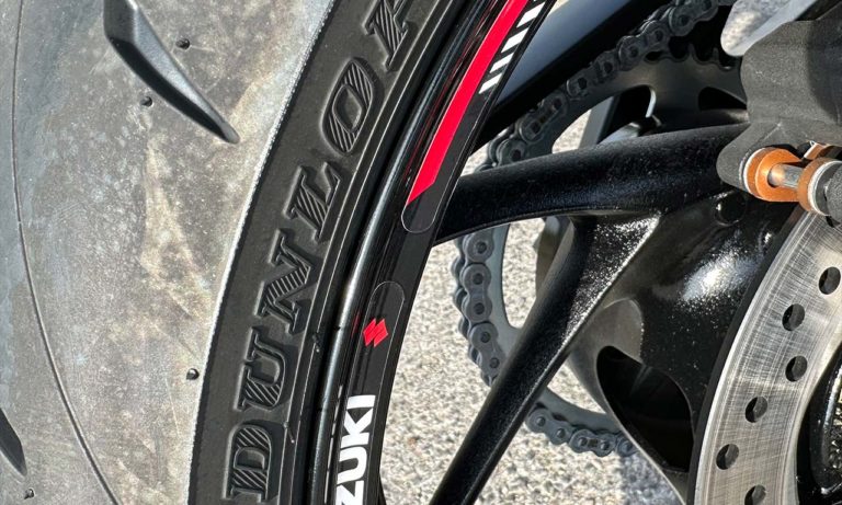 stickers de jante sur le GSXS 950