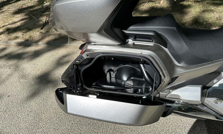 vraiment peu de place dans les valises de la Goldwing
