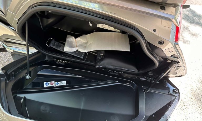 peu de place dans les valises de la Goldwing