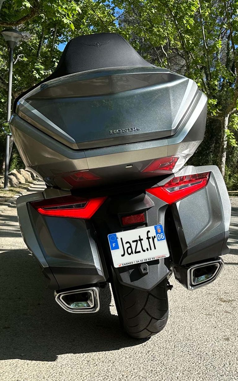 Feu arrière du Goldwing avec le Top Case de série : superbe !
