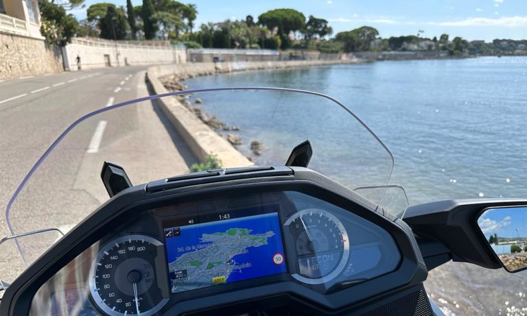 Le Cap d'Antibes à moto Honda Goldwing