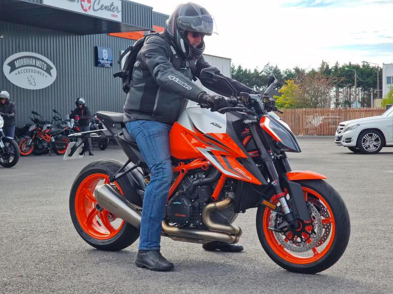 Laurent sur sa Super Duke 1290 R