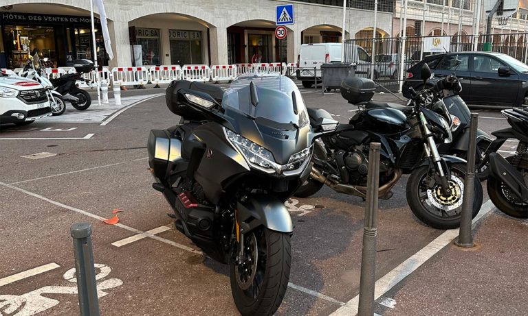 Se garer à moto sur Monaco