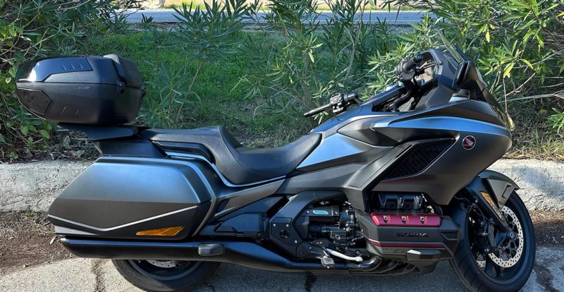 Top Case Givi sur goldwing : choisir Maxia V58