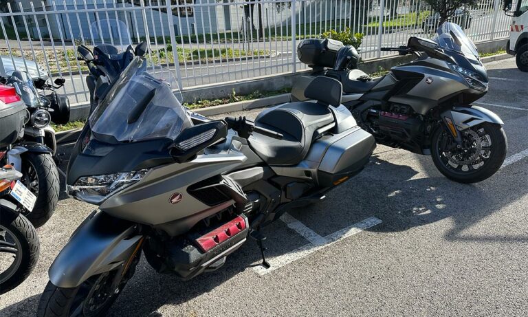 Duo de goldwing sur Cannes
