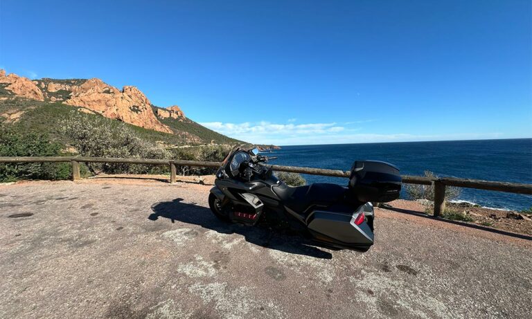 Goldwing de David Jazt sur les routes du Massif de l'Estérel