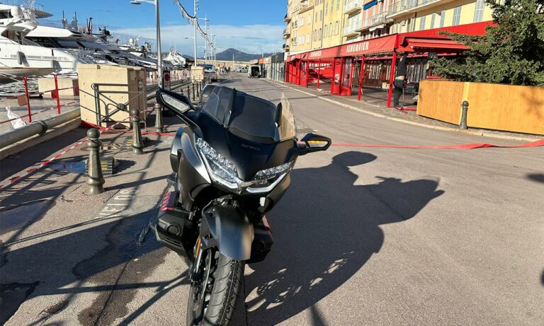 David Jazt en Goldwing chez Senequier Saint Tropez