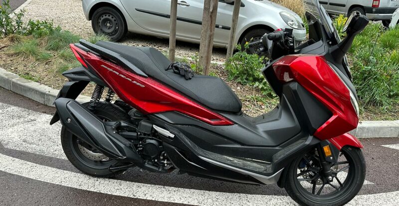 Un seul frein à disque à l'avant et suspensions trop dures