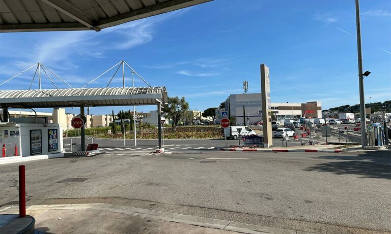 Antibes, Centre Commercial de Carrefour