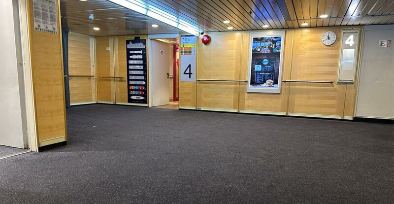 les couloirs à bord du Corsica Ferries