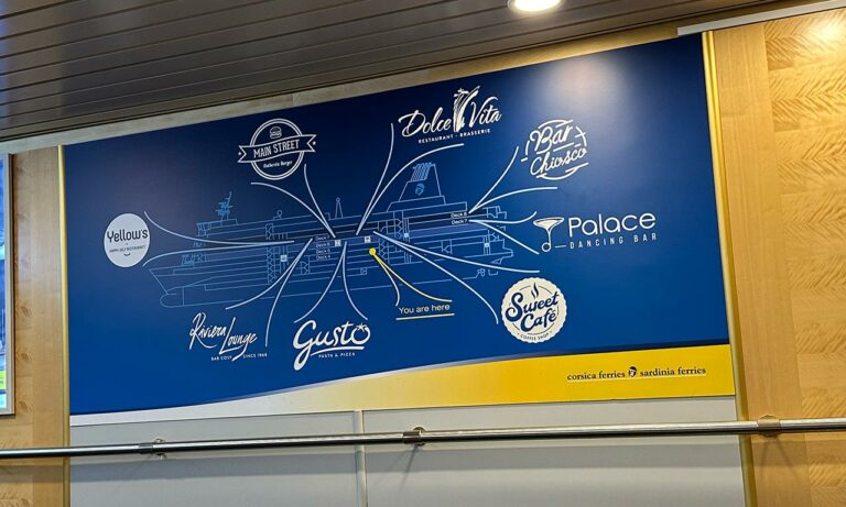 Les restaurants à bord du Corsica Ferries, bateau jaune