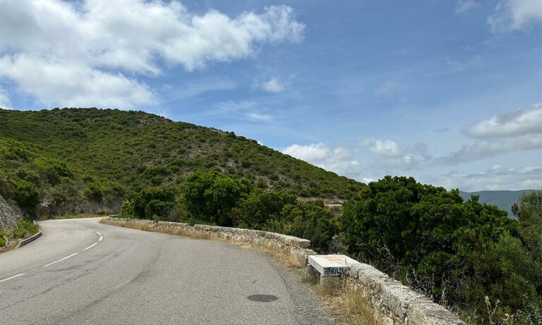 petite route en Corse