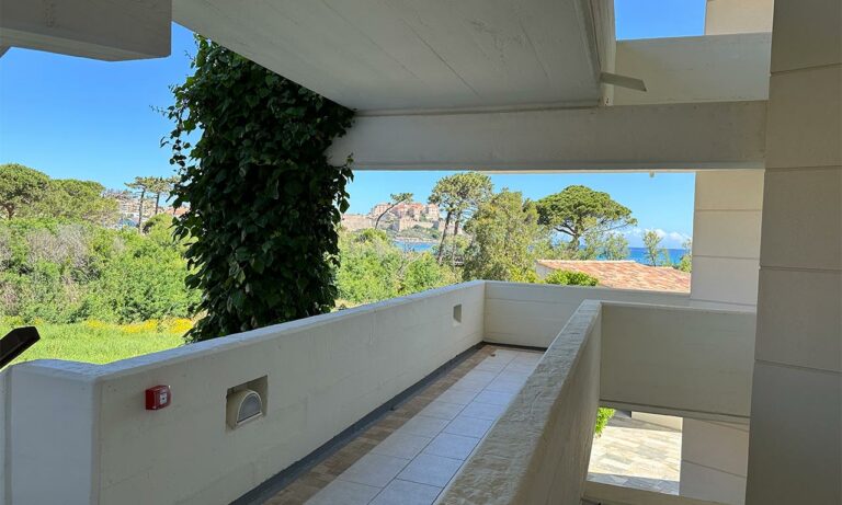 Vue de l'hôtel le Calvi