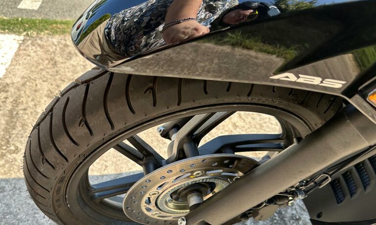 roue avant du SH 350i